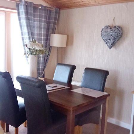 Baytree Lodge At Three Lochs Holiday Park, New Ask About Our Packages Birthday ,Anniversary,Family,Pamper Packages Available Balminnoch Exterior photo
